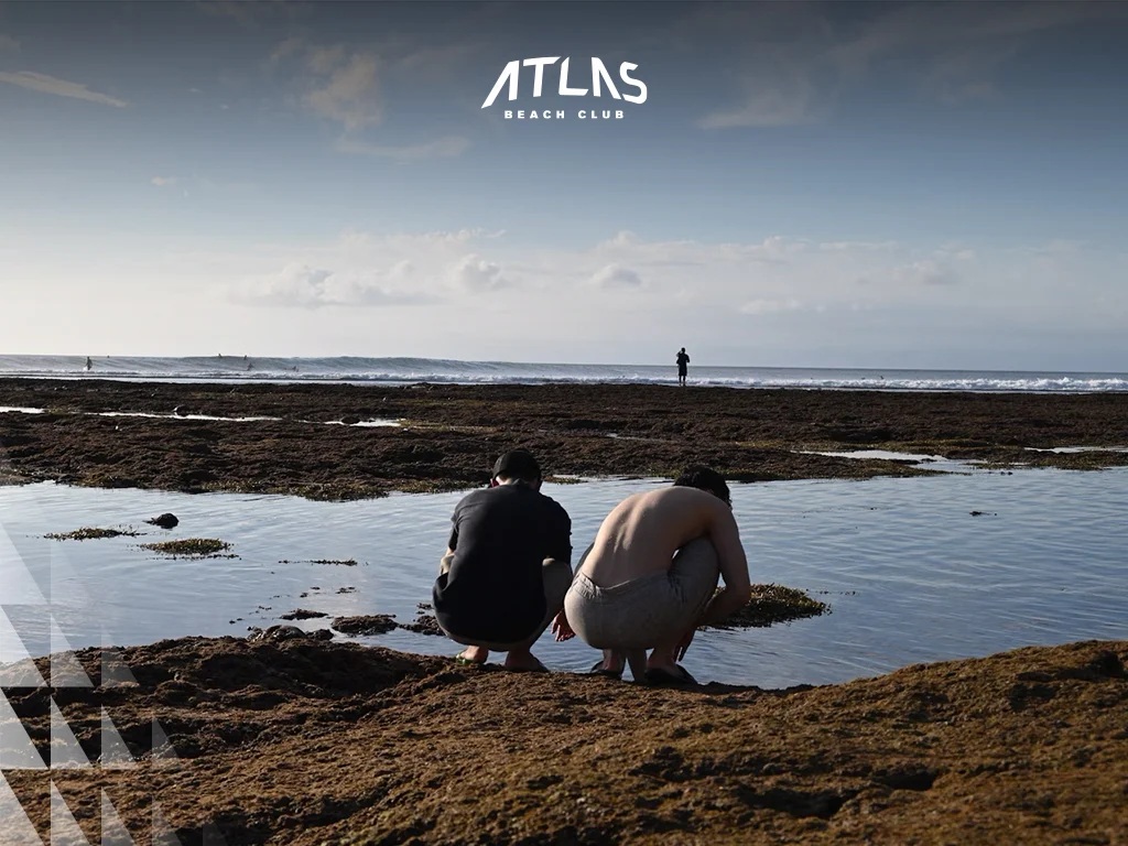 Uluwatu cliffs, Suluban sunset, hidden beach