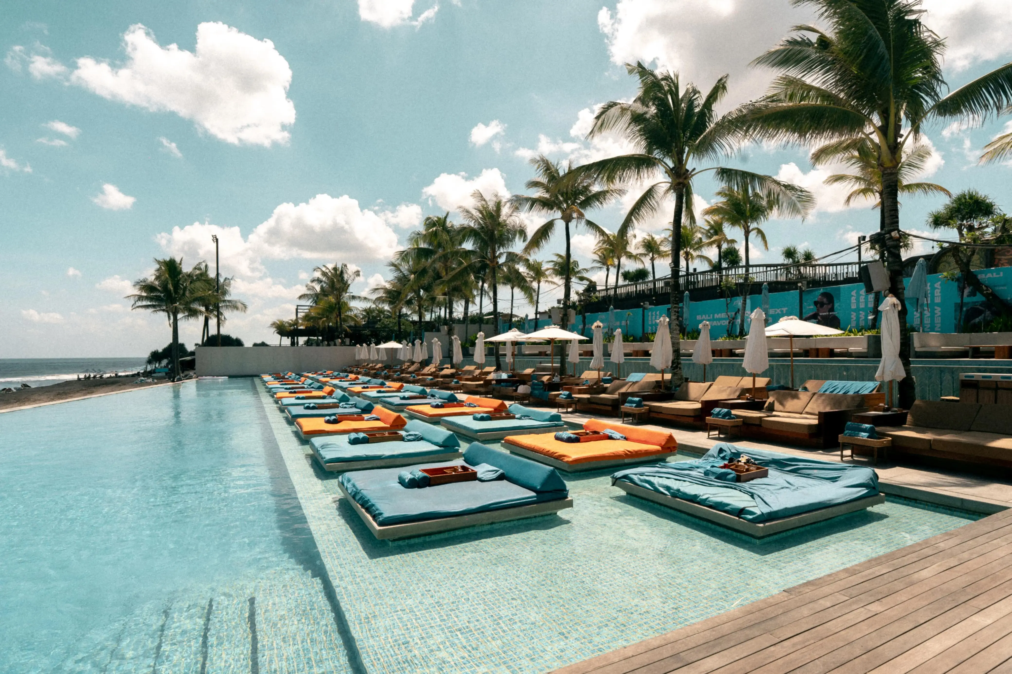 Table Section - Pool Side - Gallery - Pool Side - Daybed