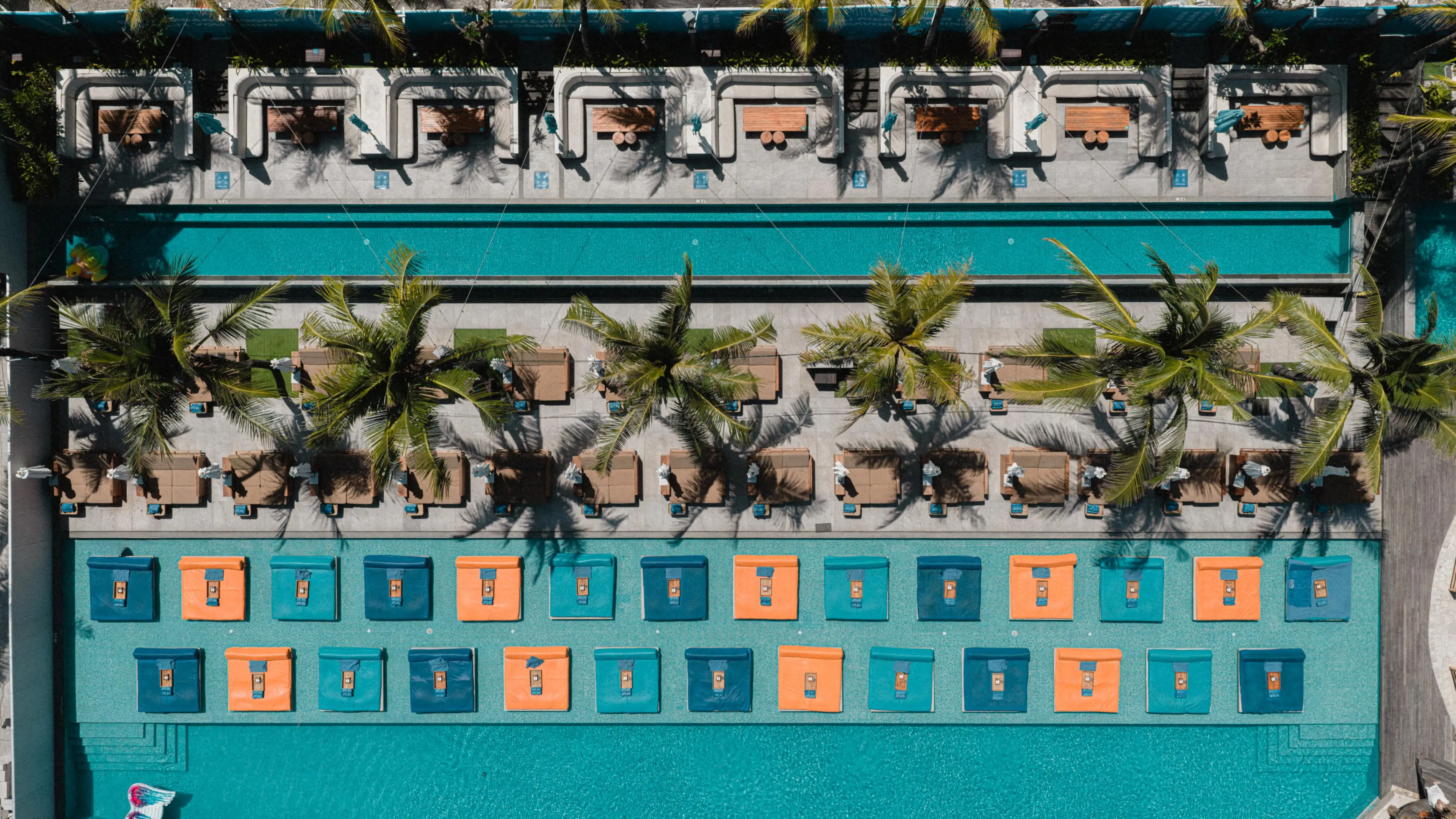Table Section - Pool Side - Gallery - Pool Side - Sofa Up View