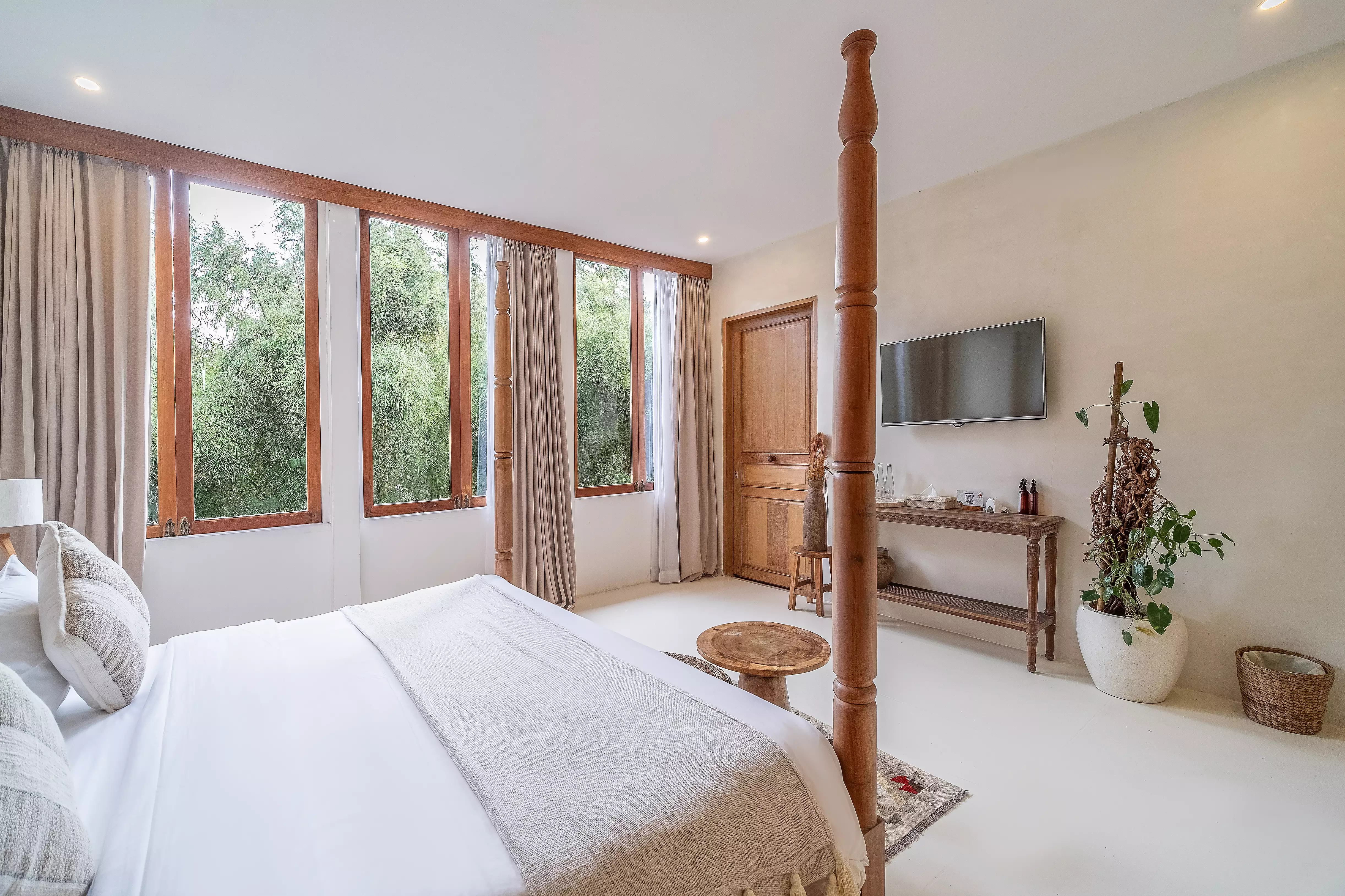 Hotel - Image - White Goose Hotel - World's Biggest Beach Club & Super Club in Bali | Atlas Beach Fest